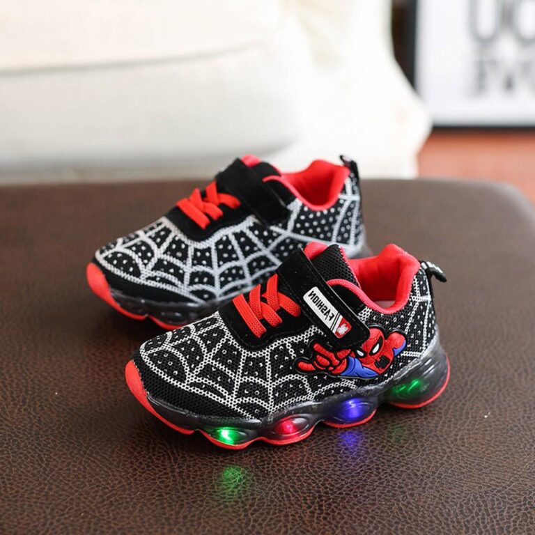 کفش بچه گانه چراغ‌دار سبک