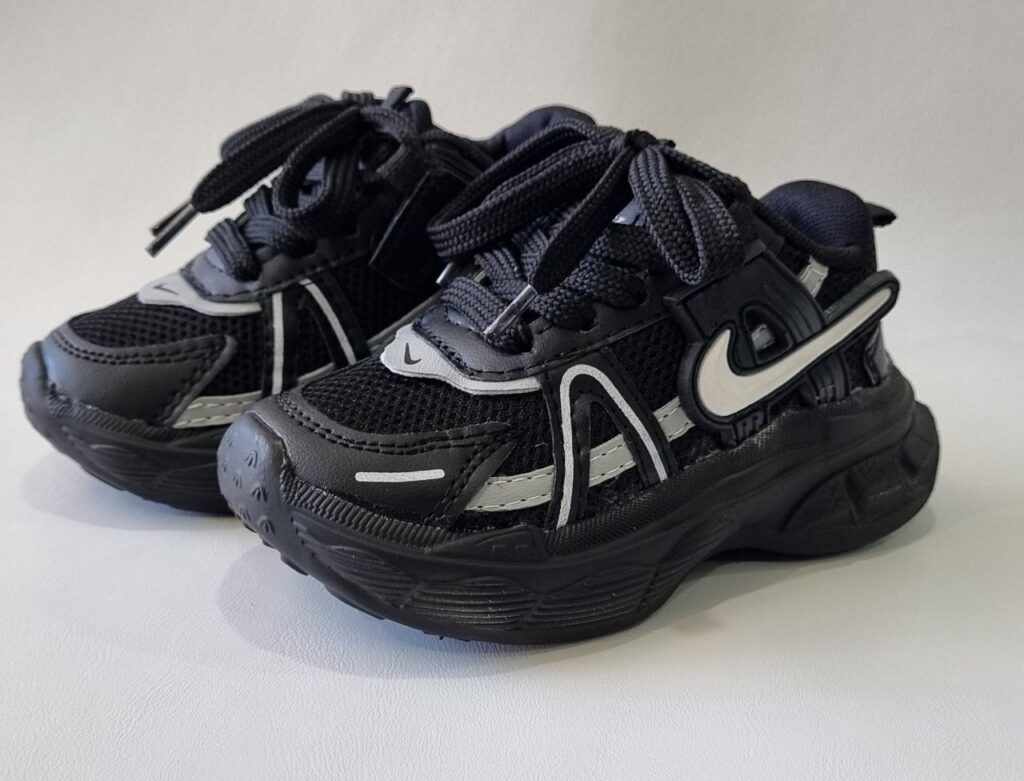 کفش با طرح کارتونی محبوب کودکان